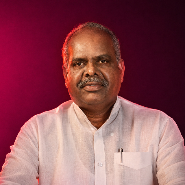 founder-director-starcads